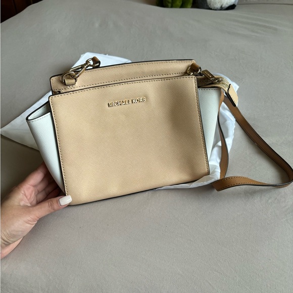 Michael Kors Tan and White Structured Bag, small - Picture 2 of 6